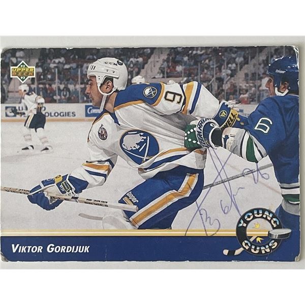Buffalo Sabres Viktor Gordiuk 1992 Upper Deck #579 signed trading card