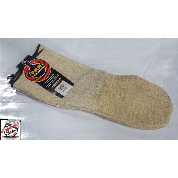 NEW PAIR OF PAN GRIPPERS OVEN GLOVES