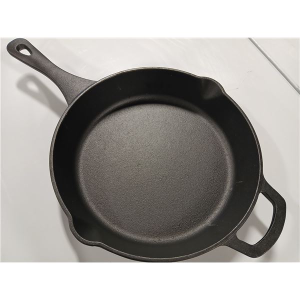 10" MASTERCHEF CAST IRON PAN W/ HELPER HANDLE