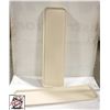 Image 1 : 12 NEW CARLISLE PEARL WHITE MARKET TRAYS