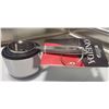 Image 4 : NEW ONEIDA STAINLESS STEEL MEASURE/MEASURING CUPS