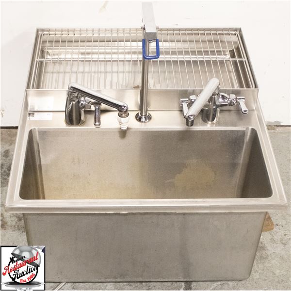 UTILITY SINK WITH DRAIN BOARD