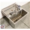 Image 2 : UTILITY SINK WITH DRAIN BOARD