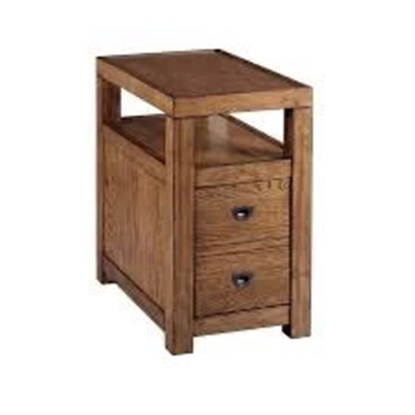 Hammary Hamilton 679-916 Juno Chairside Table in Warm Oak (new in box)