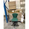 Image 5 : Group of 6 Green Chairs new in box