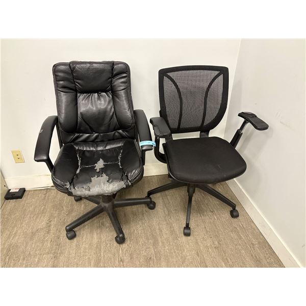 Group of 2 Office Chairs