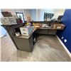 Image 3 : Reception Desk w/Office Chair