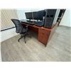 Image 4 : Group of Assorted Office Furniture