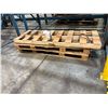 Image 4 : Large group of assorted pallets