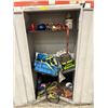 Image 1 : Metal cabinet with contents - straps, tools, warehouse supplies