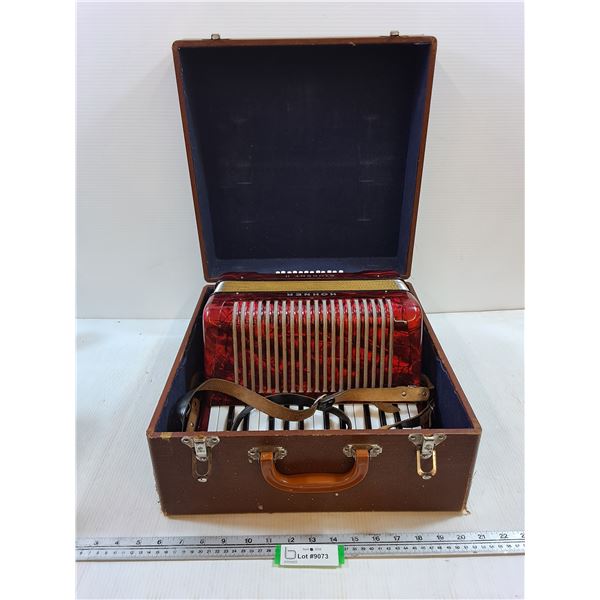 Hohner Student II Accordian in Case-case has some damage - Pick Up Preferred