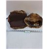Image 3 : Beaver Fur Purse with Hand Warmer Tunnel and Fur Hat