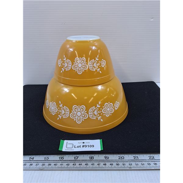 Vintage Pyrex 401 and 403 Bowls-Butterfly Gold