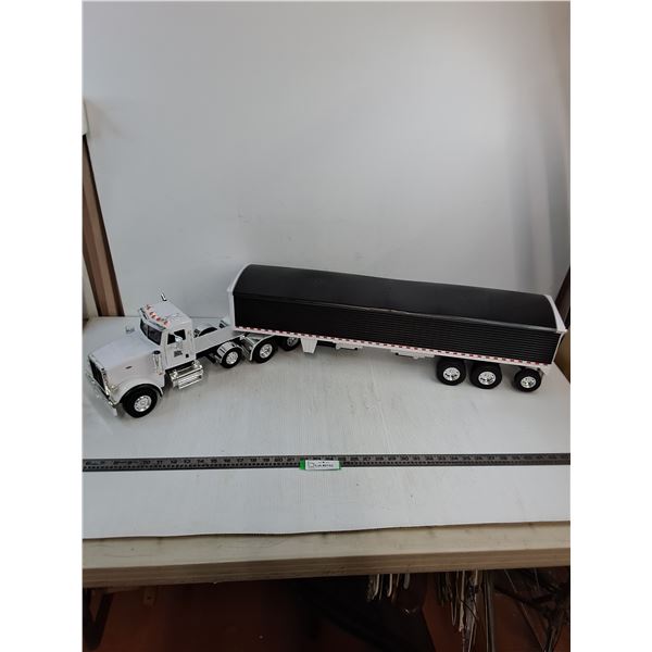 ERTL Tomy Large Scale Replica Semi-Tractor Trailer w/Moving Parts -PICK UP ONLY