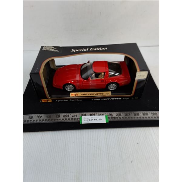 NIB Maisto Diecast 1:18 Replica 1996 Corvette Coupe