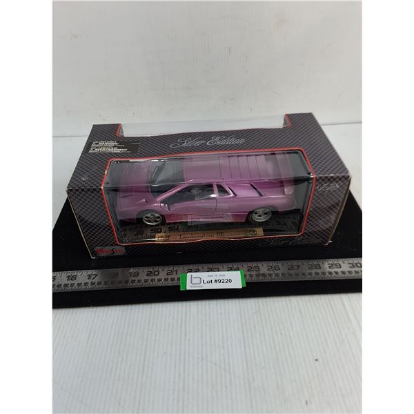 NIB Maisto Diecast 1:18 Replica 1994/95 Lamborghini SE