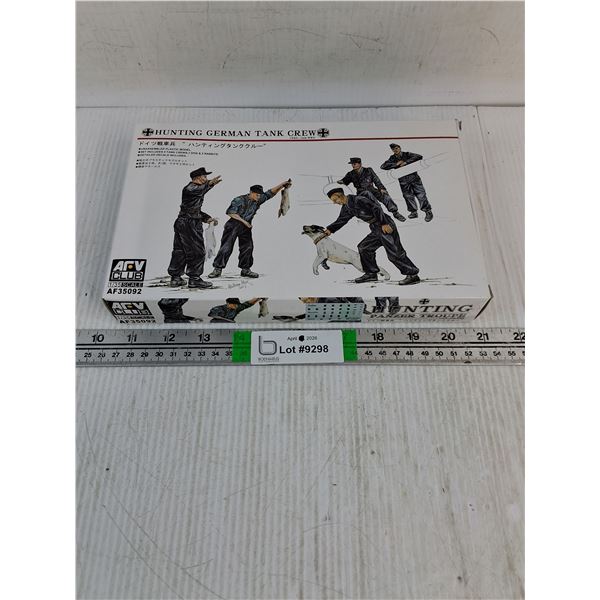 AFV Club 1:35 Hunting German Tank Crew-new unopened model
