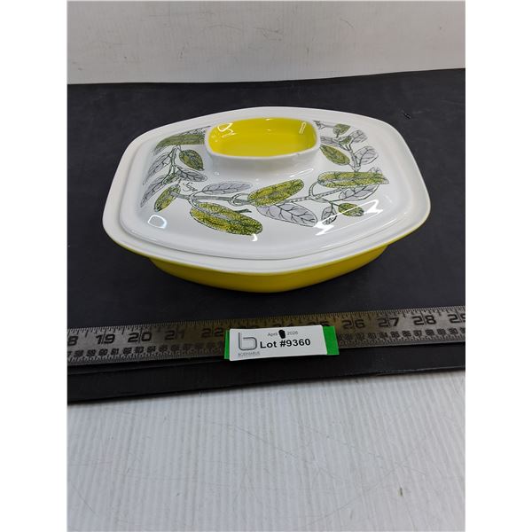 Poole English Oven Dish w/Sage Lid