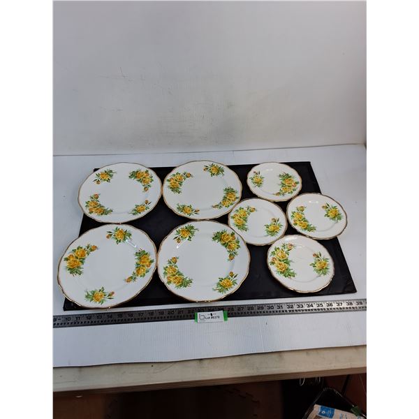 Set of 8 Royal Albert "Tea Rose" Fine China Plates (4-Dinner, 4-Bread)