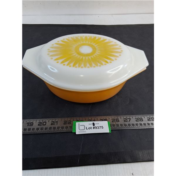 Vintage Pyrex "Sunflower" 1.5 Quart Casserole Dish w/Lid