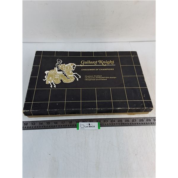 Vintage Gallant Knight Chess Set - Complete