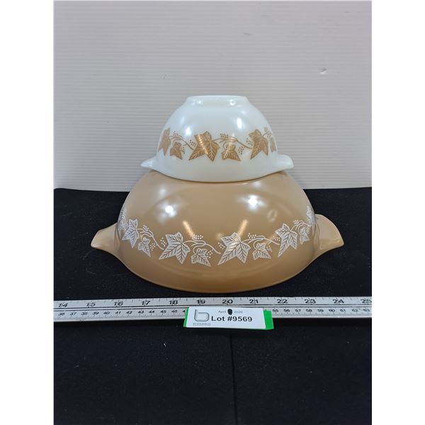 Pyrex 441 and 444 'Sandalwood' Cinderella Mixing Bowls