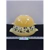 Image 1 : Pyrex 443 Yellow and 444 Gooseberry Cinderella Bowls
