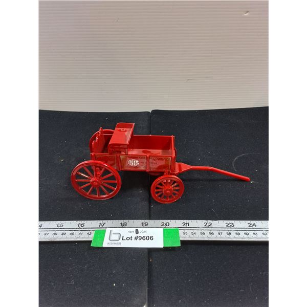 1/24 IH Buckboard Wagon Die Cast