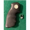 Image 2 : Hogue Monogrip Revolver Grip with Grip Stirrup / Screw Clamp