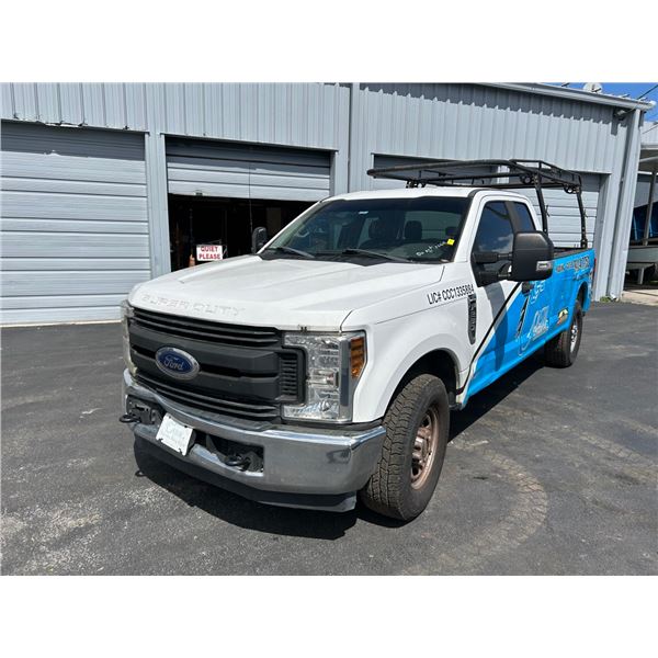 2018 Ford F250  XL  Crew Cab  LB  Pick Up