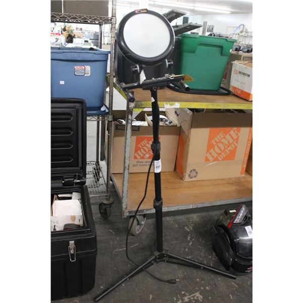 Utilitech Pro Tripod Flood Light