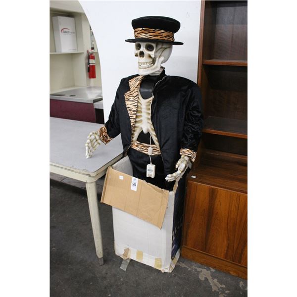 5'  Lighted Skeleton Halloween Décor