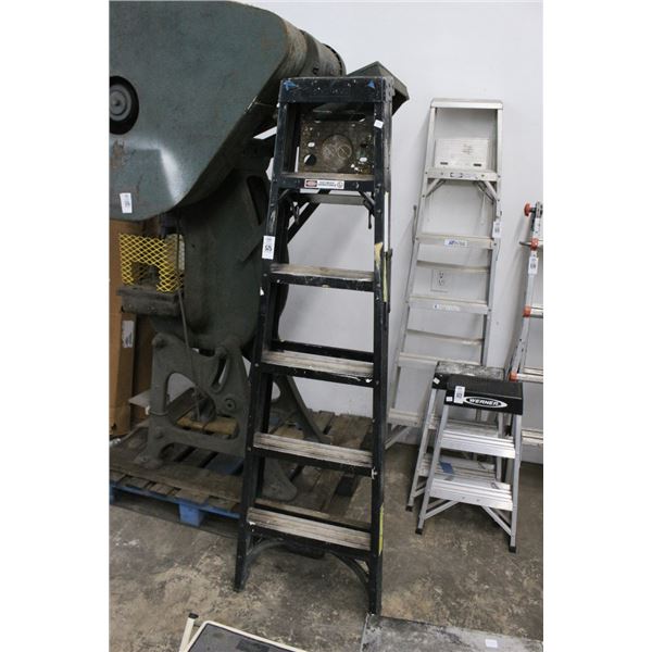 FG  6'  Stepladder