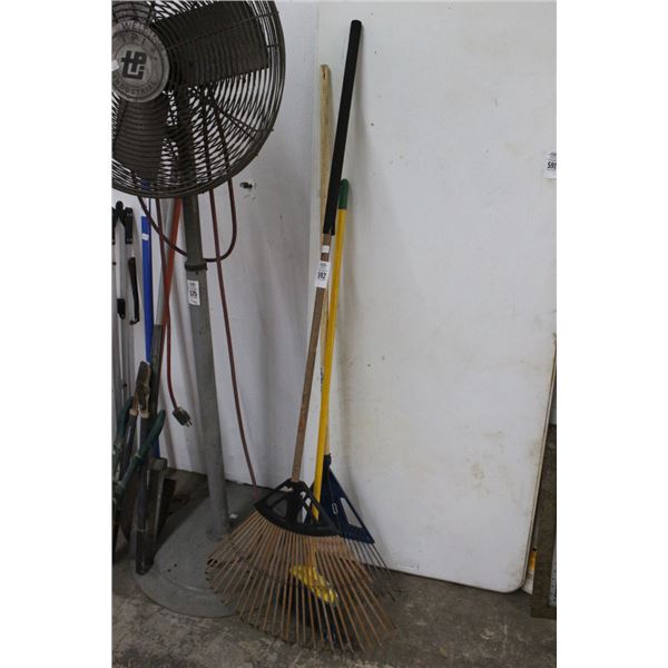 Garden Racks 2, Broom