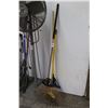 Image 1 : Garden Racks 2, Broom