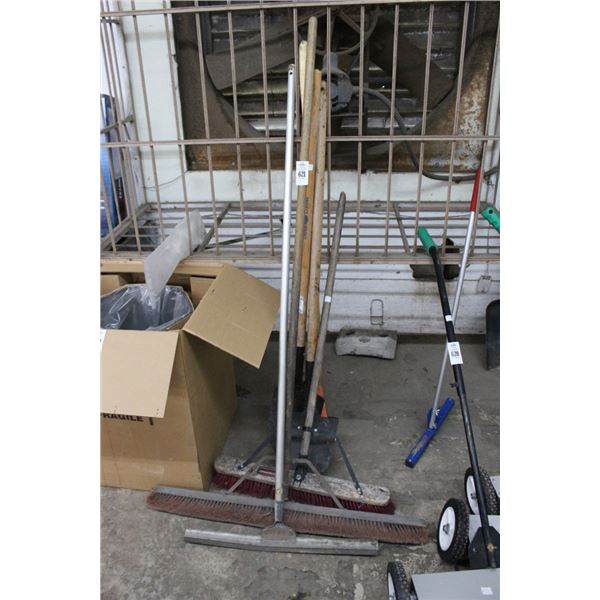 Push Brooms 2, Shovels 2, Spade, Squeegee