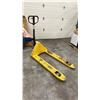 Image 2 : PALLET JACK HEAVY-DUTY STANDARD FORK 2500KG