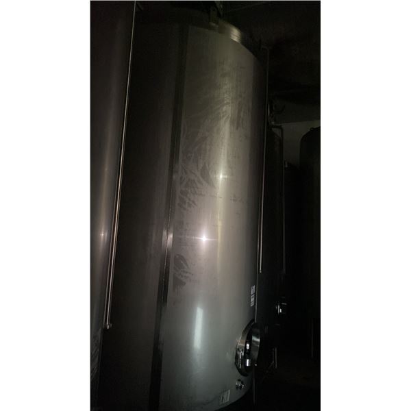 40HL STAINLESS STEEL BREWING TANK - APPROX 11'H X 5'D
