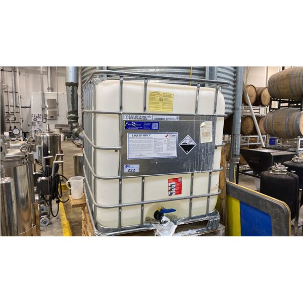 SCHUETZ 1040 LITRE CAPACITY PLASTIC LIQUID STORAGE CONTAINER IN METAL PALLET CAGE