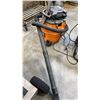 Image 2 : RIDGID BLOWER VAC WET/DRY SHOP VAC WITH HOSE AND ATTACHMENTS *1 WHEEL MISSING*