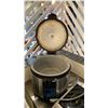 Image 8 : VOLLRATH WARMER, MIRAGE CADET INDUCTION RANGE AND SUNPENTOWN RICE COOKER