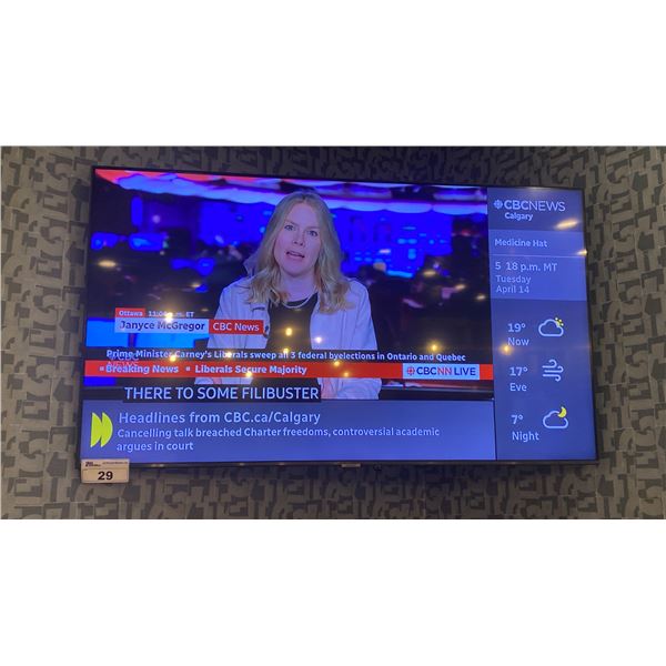 SAMSUNG 55" TV WITH REMOTE AND WALL MOUNT