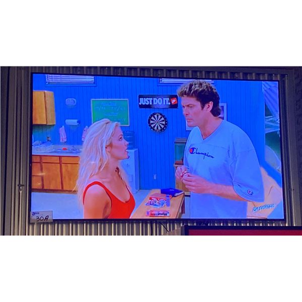 SAMSUNG 55" TV WITH WALL MOUNT *NO REMOTE*