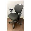Image 2 : BLACK FABRIC UPHOLSTERED OFFICE CHAIR