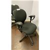 Image 2 : BLACK FABRIC UPHOLSTERED OFFICE CHAIR