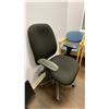 Image 3 : GROUP OF 6 ASSORTED OFFICE CHAIRS