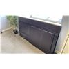 Image 3 : GROUP OF ASSORTED OFFICE ITEMS - 4 FILING CABINETS, DIS-ASSEMBLED DESK, DESK WORK STATION,