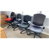 Image 5 : 3PCS. OFFICE DESK, 5 OFFICE CHAIRS, 4 DRAWER LATERAL FILING CABINET AND SMALL BLACK METAL