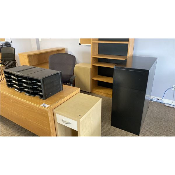 GROUP OF ASSORTED OFFICE FURNITURE ITEMS