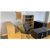 Image 3 : GROUP OF ASSORTED OFFICE FURNITURE ITEMS